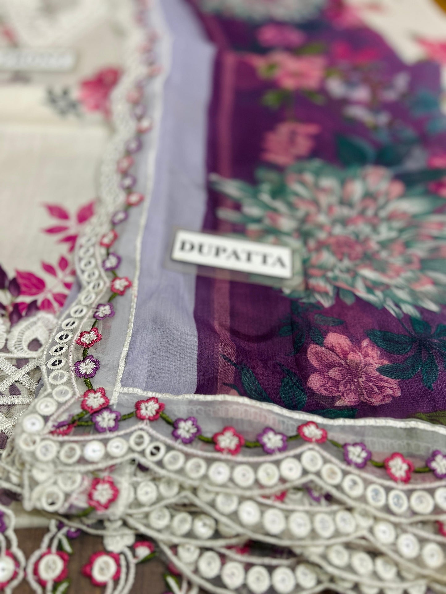ASIFA & NABEEL Premium Lawn Suit with Chiffon Dupatta 3PC Unstitched