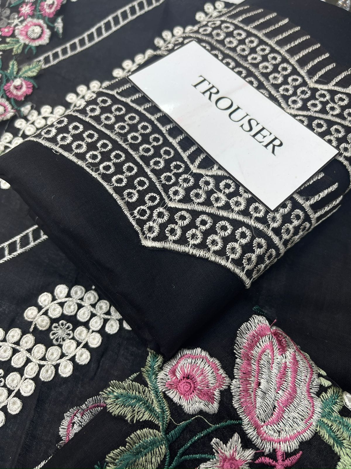 CRIMSON CHIKENKARI FANCY |3PC UNSTICHED