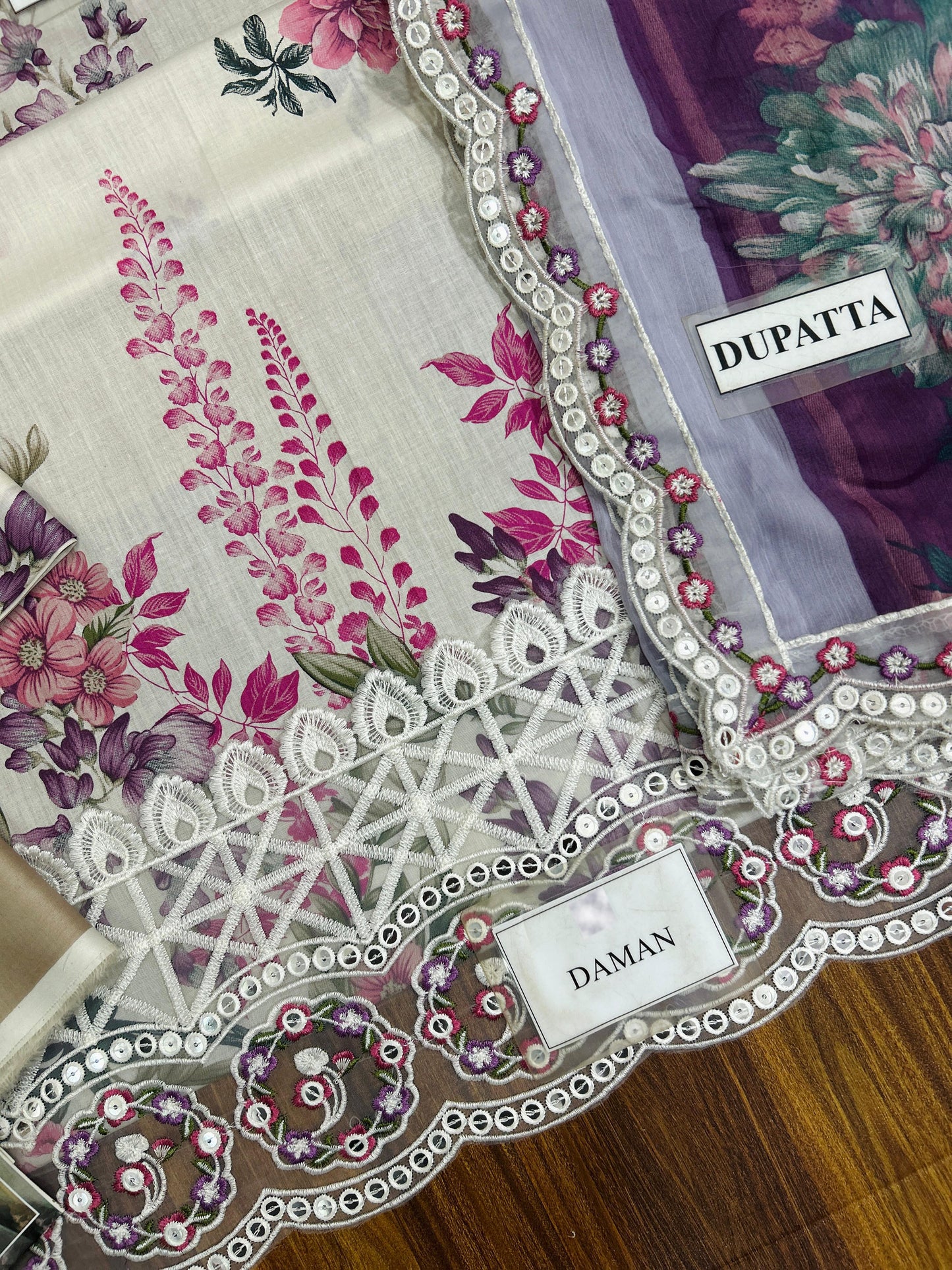 ASIFA & NABEEL Premium Lawn Suit with Chiffon Dupatta 3PC Unstitched