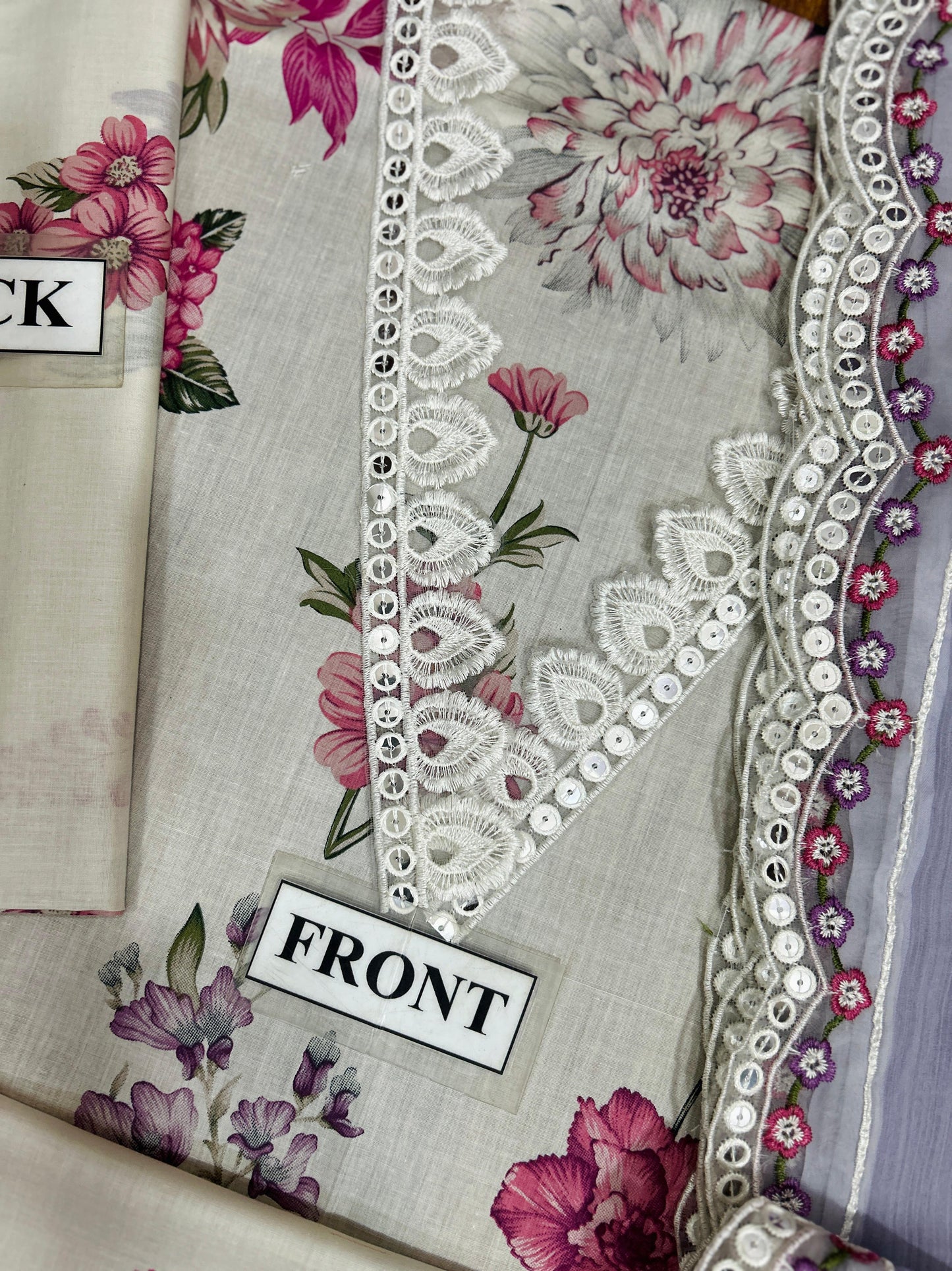 ASIFA & NABEEL Premium Lawn Suit with Chiffon Dupatta 3PC Unstitched